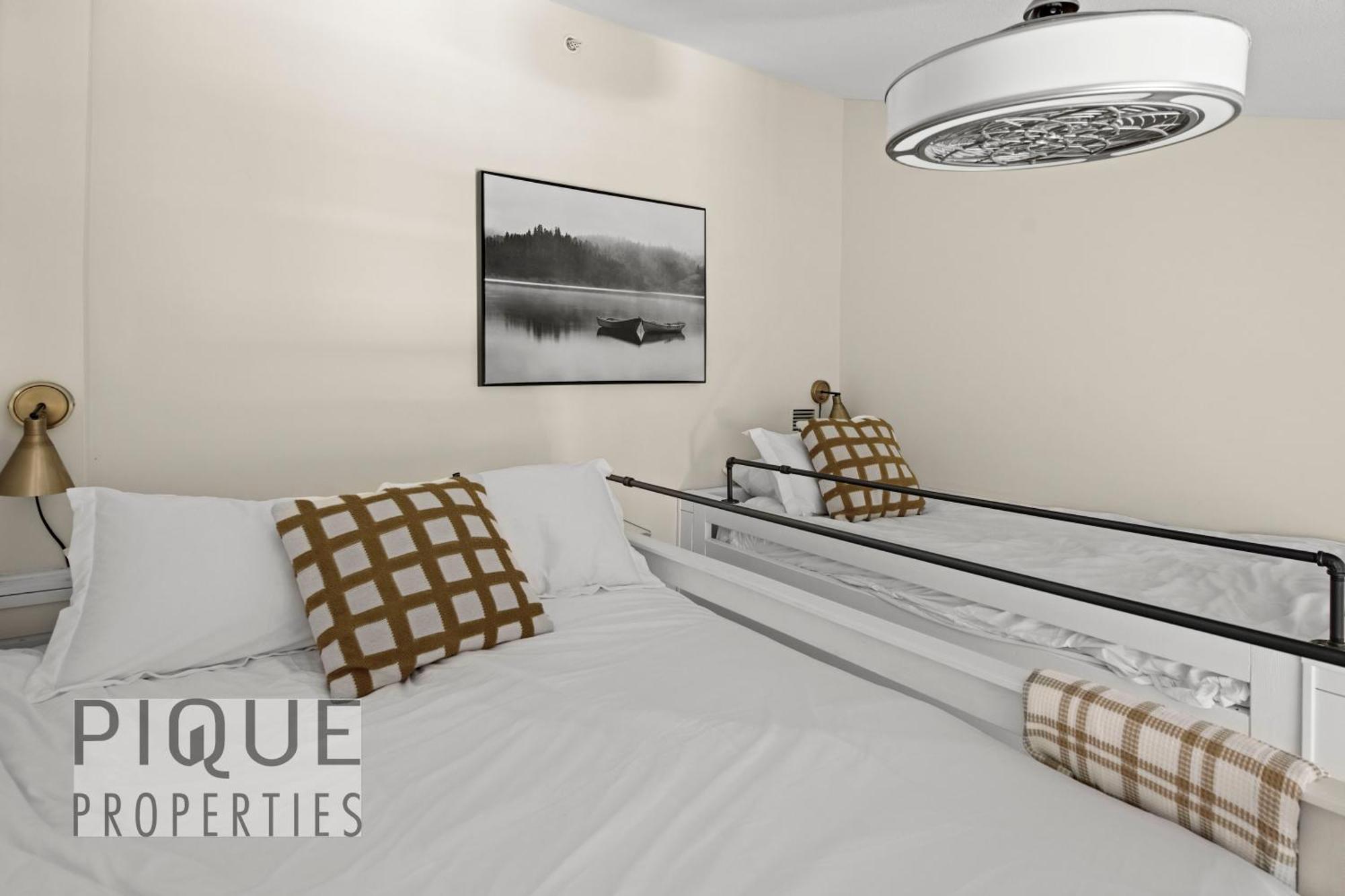 Mountain Loft Retreat, Heated Pool & Hot Tub, Ug Parking, Balcony, Wifi! Apartment แคนมอร์ ภายนอก รูปภาพ